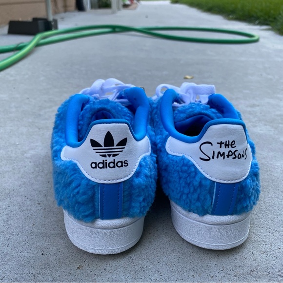 Adidas The Simpsons Marge Superstar Shoes
Size 4Y or WOMENS SZ 6 Cloud White - Picture 2 of 4